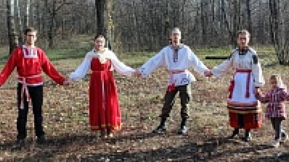 Воронежцам предлагают научиться петь русские народные песни