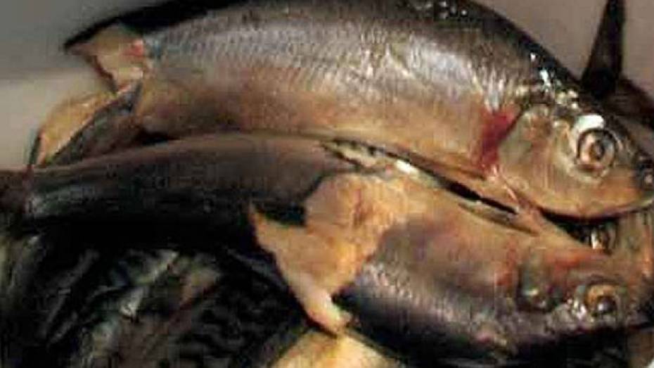 В  Лискинском районе пенсионерка пыталась передать наркотики в СИЗО, спрятав их в тушке соленой рыбы