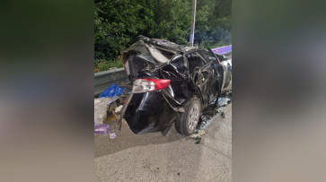 Водитель BMW устроил на въезде в Воронеж жесткое ДТП с пострадавшими и сбежал