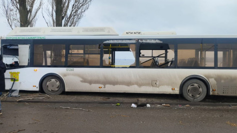 В автобусе, попавшем в ДТП на Чернавском мосту в Воронеже, было 60 пассажиров