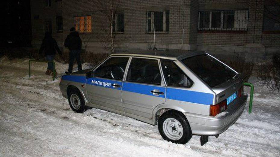Полицейские поймали укравшую у воронежца 1,6 млн рублей гадалку