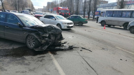 В массовом ДТП на Ленинском проспекте в Воронеже погибла 46-летняя женщина