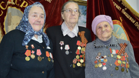 Эртильцы получили первые медали «70 лет Победы в Великой Отечественной войне»