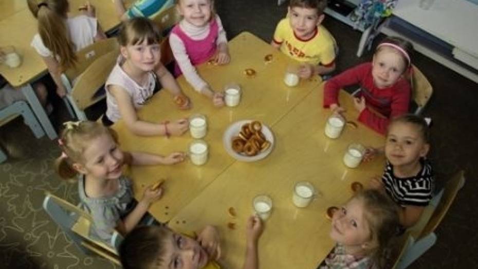 Львиная доля молока, поставляемого в больницы и детские сады Воронежской области, опасна для здоровья