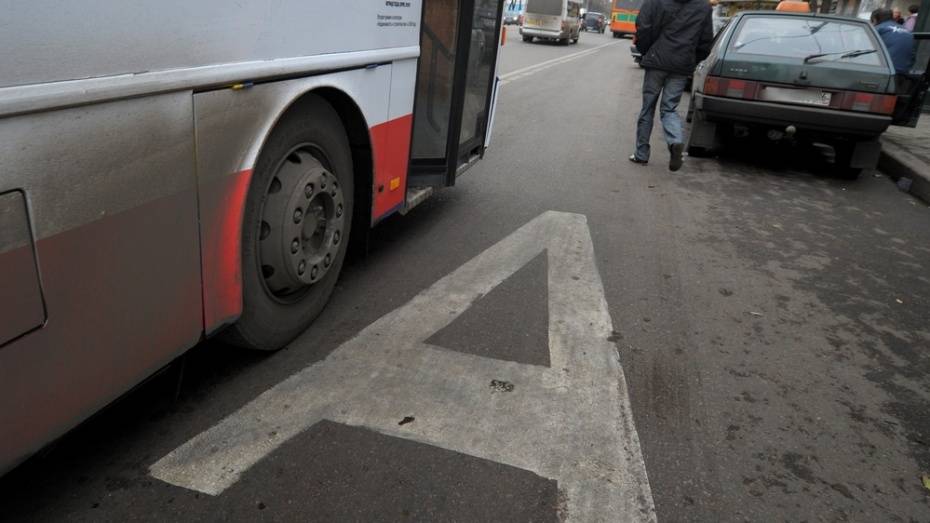 В Левобережном районе Воронежа столкнулись 2 маршрутных автобуса