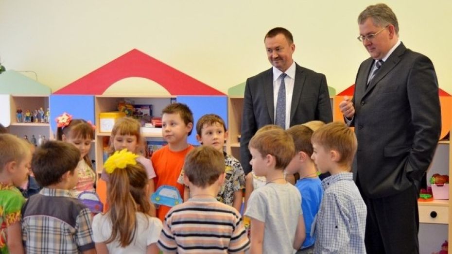 Учителя Воронежской области оценили в Бутурлиновке инновации образования