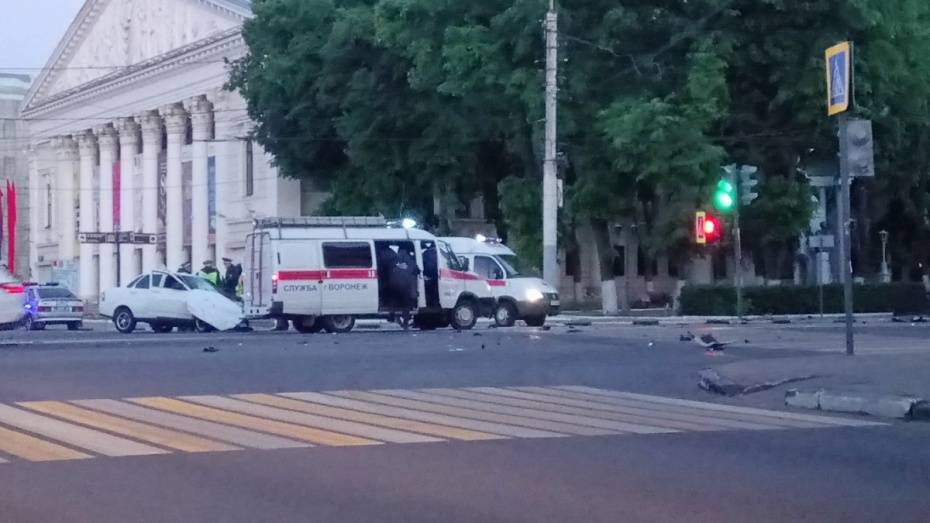 Полиция прокомментировала ДТП на площади Ленина в Воронеже