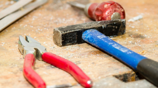 Воронежцам рассказали, как безопасно нанять мастеров для ремонта