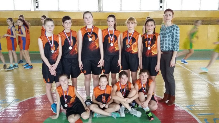 Острогожские баскетболистки завоевали «серебро» на областном первенстве