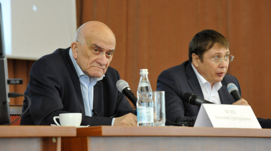 Экс-министр экономики Евгений Ясин объяснил воронежцам связь культуры и капитала