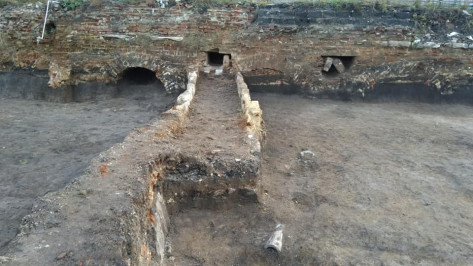 На стройке онкополиклиники в Воронеже откопали старинные катакомбы
