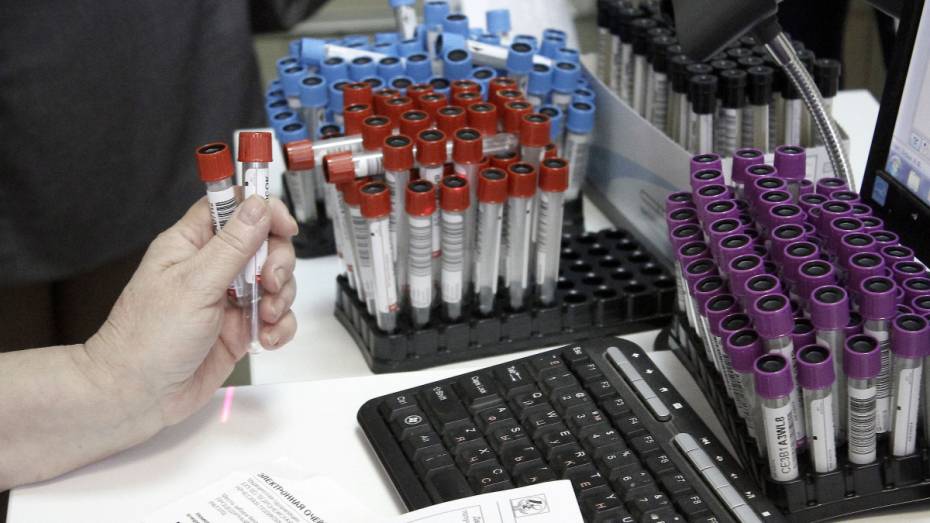 Воронежские медики начали лечить пациентов с коронавирусом плазмой уже переболевших