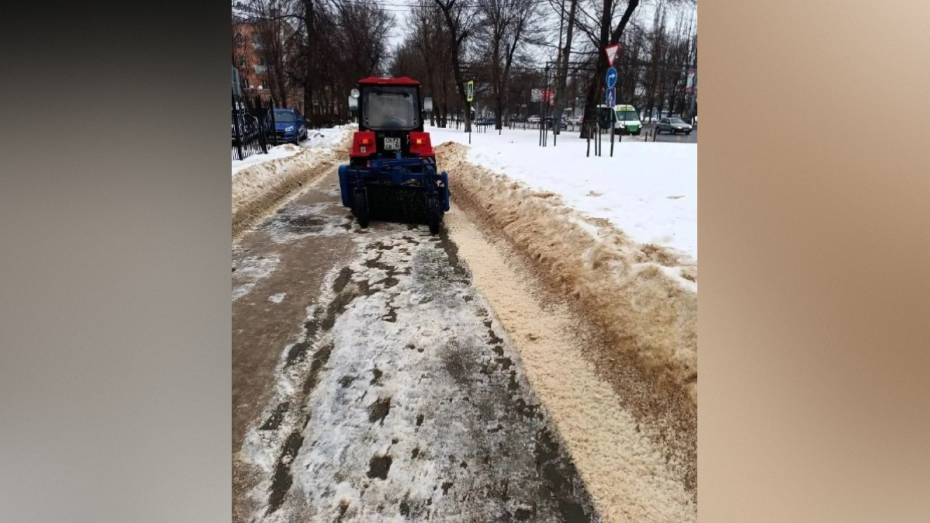 «Непростые дни для коммунальных служб»: мэр Воронежа Сергей Петрин рассказал о борьбе с наледью на улицах областного центра