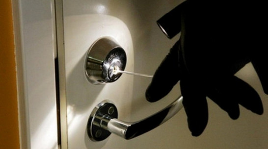 В Лисках воры обокрали парикмахерскую