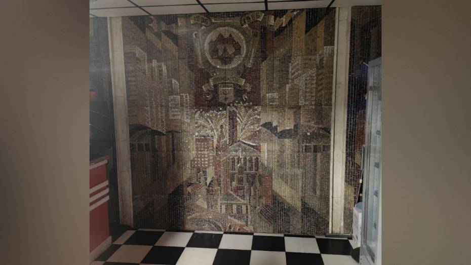 В переходе в центре Воронежа открыли стену с мозаикой