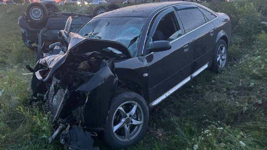 В Воронежской области водитель Audi A6 погиб в лобовом столкновении с «Нивой»