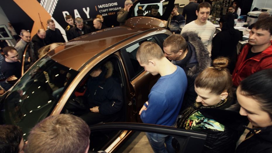 Старт продаж новой Lada X Ray вызвал большой ажиотаж