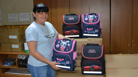 В Россошанском районе раздадут 82 бесплатных портфеля с канцтоварами детям из нуждающихся семей