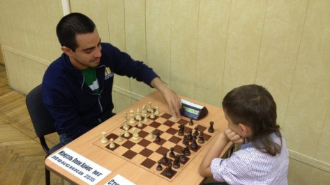 Лучший шахматист Мексики приехал в Воронеж готовиться к Олимпиаде и учить русский язык