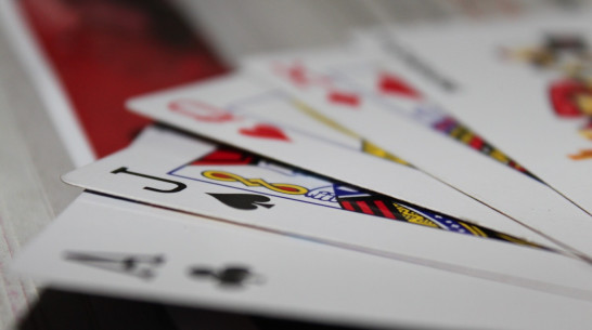 Игра в карты едва не привела к смерти в бараке под Воронежем