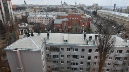 Над проспектом Революции начали убирать провода в Воронеже
