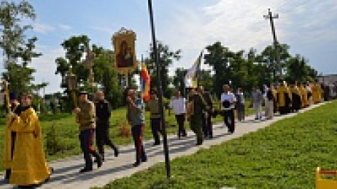 В Репьевке стартовал крестный ход, который пройдет по 25 населенным пунктам