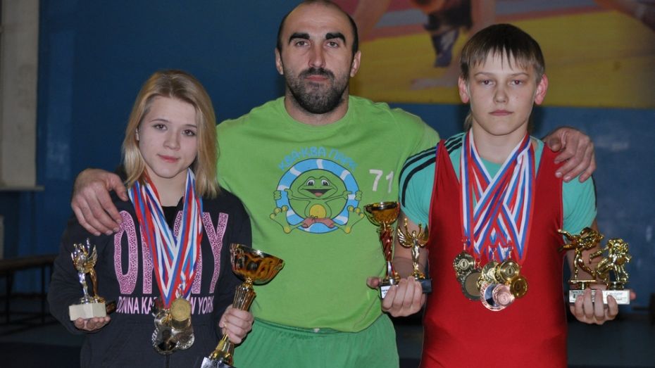 Репьевские борцы добыли казачье «золото» и «серебро» на межрегиональном турнире