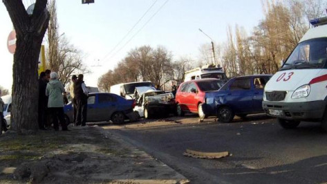 В Воронежской области в столкновении «Волги» и мопеда погиб человек