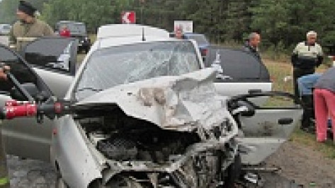 В Воронежской области Volkswagen врезался в ZAZ: 2 мужчины погибли, 1 ранен