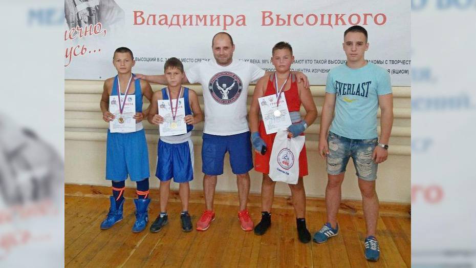 Грибановские боксеры выиграли 2 «золота» на межрегиональном турнире
