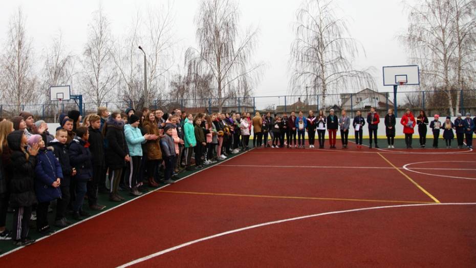 В Острогожске открыли многофункциональную спортплощадку