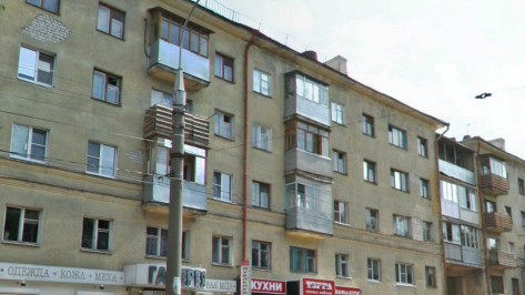 В центре Воронежа горела пятиэтажка с административными помещениями