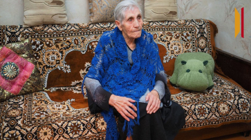 «Меня держит любовь внучек»: жительнице Воронежа Александре Крутских исполнилось 100 лет