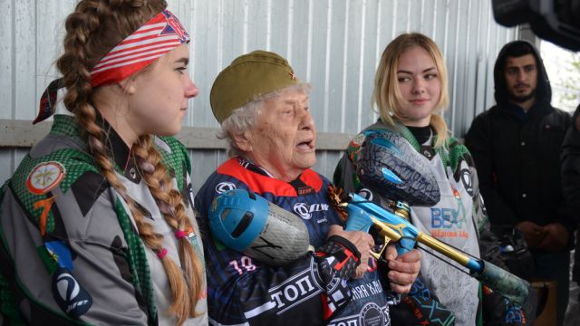 Белгородская защитница Воронежа освоила пейнтбол на тренировочной базе в Верхней Хаве