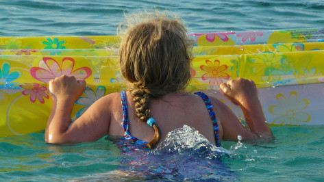 Эксперты: как сэкономить на покупке вещей для детского лагеря