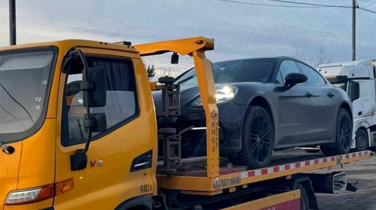 Люксовый Porsche Panamera арестовали под Воронежем за большой долг по штрафам