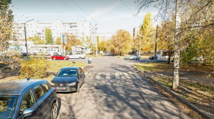 В Воронеже машина сбила на переходе парня с девушкой и скрылась с места ДТП