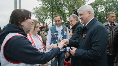 Воронежский губернатор поддержал акцию «Красная гвоздика»