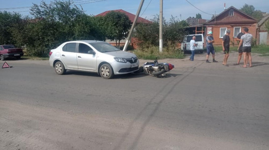 В Борисоглебске при столкновении Renault Logan и скутера пострадал 7-летний ребенок