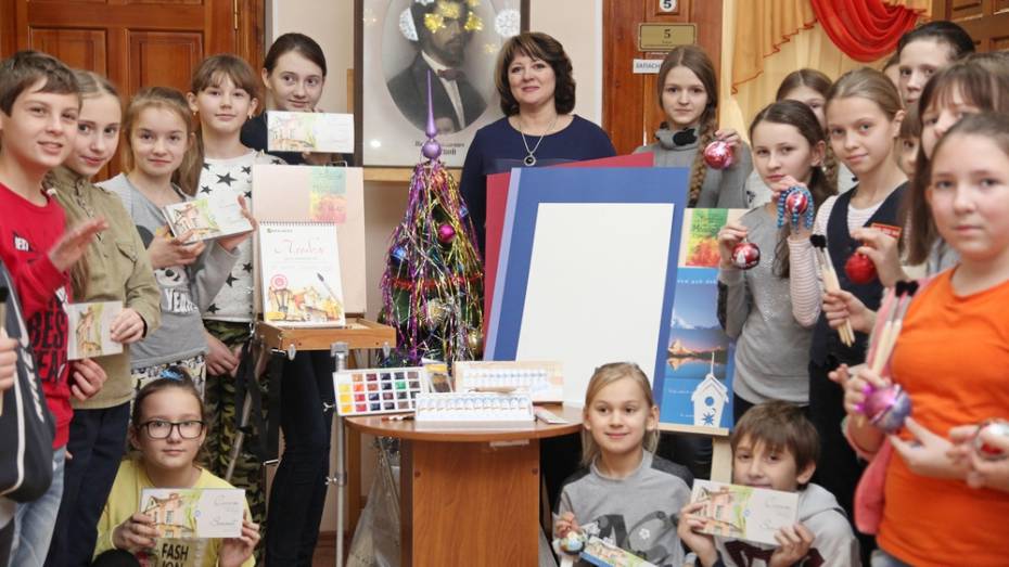 В Острогожском районе художественная школа получила 15 комплектов для пленэра