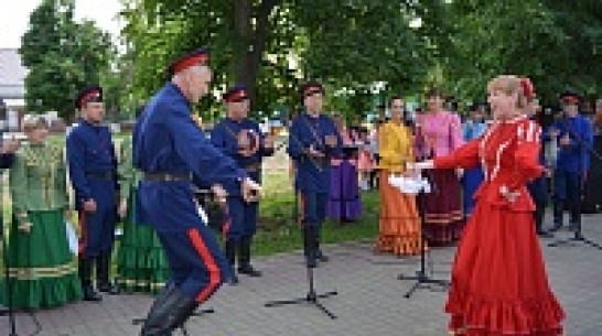 Богучарцы отметили 109-й День рождения Михаила Шолохова