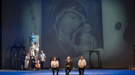 Лучшее из современного русского театра: в Воронеже показали два знаковых спектакля прошлого сезона «Золотой Маски»