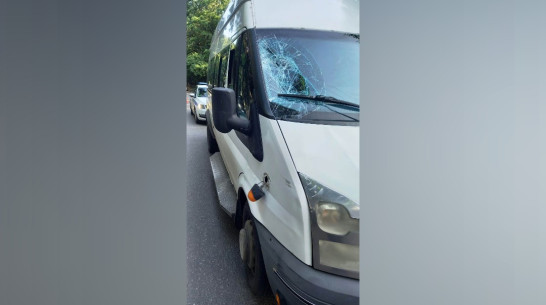 На улице Ломоносова в Воронеже под машину попал 17-летний подросток