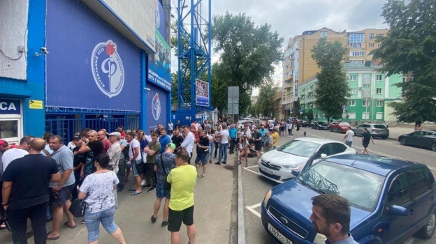 Около 5 тыс абонементов на матчи РПЛ продали в Воронеже за 1,5 часа