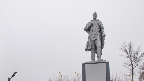 В поселке Калачеевский открыли памятник погибшим в годы ВОВ землякам