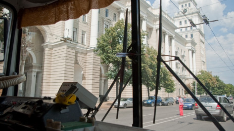 Воронежский суд аннулировал права психически больного водителя троллейбуса