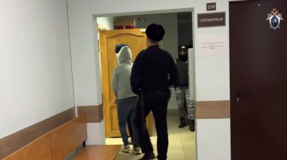 Появились кадры из зала суда с учителем, обвиняемым в развращении школьниц в Воронеже