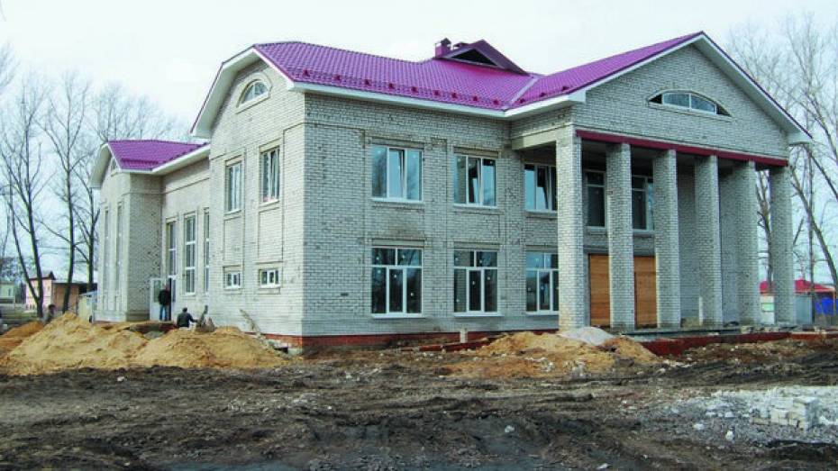 В селе Гвазда Бутурлиновского района завершается строительство дома культуры