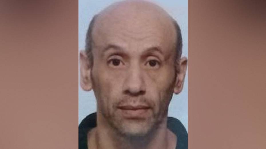 В Воронеже ищут кареглазого 48-летнего мужчину маленького роста