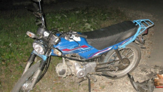 В Воронежской области погиб врезавшийся в столб скутерист